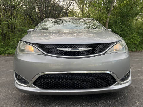 2017 Chrysler Pacifica Touring Plus