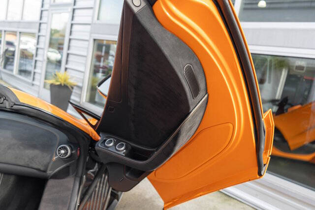 2013 McLaren MP4-12C Spider