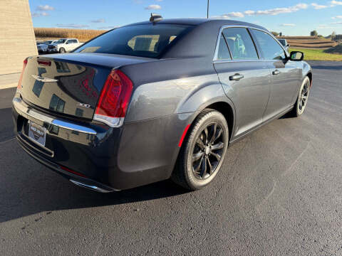 2016 Chrysler 300 Limited