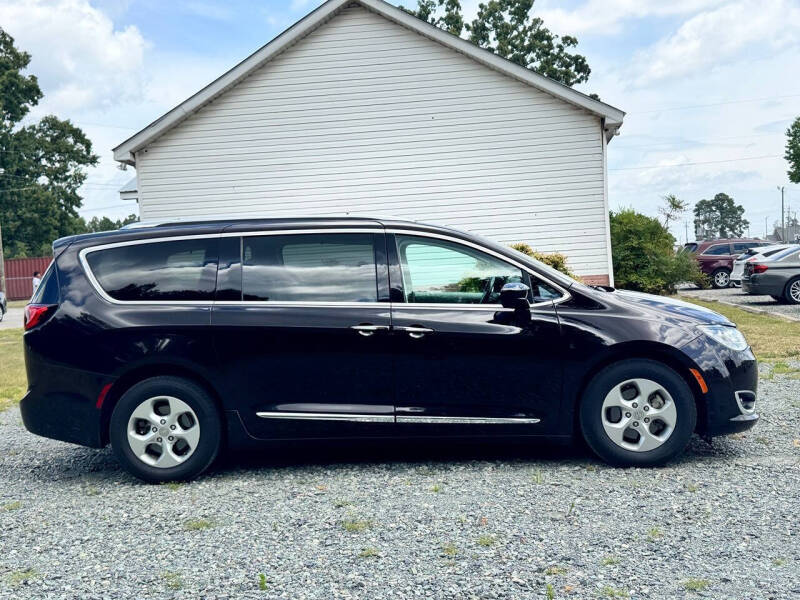 2017 Chrysler Pacifica Touring-L Plus