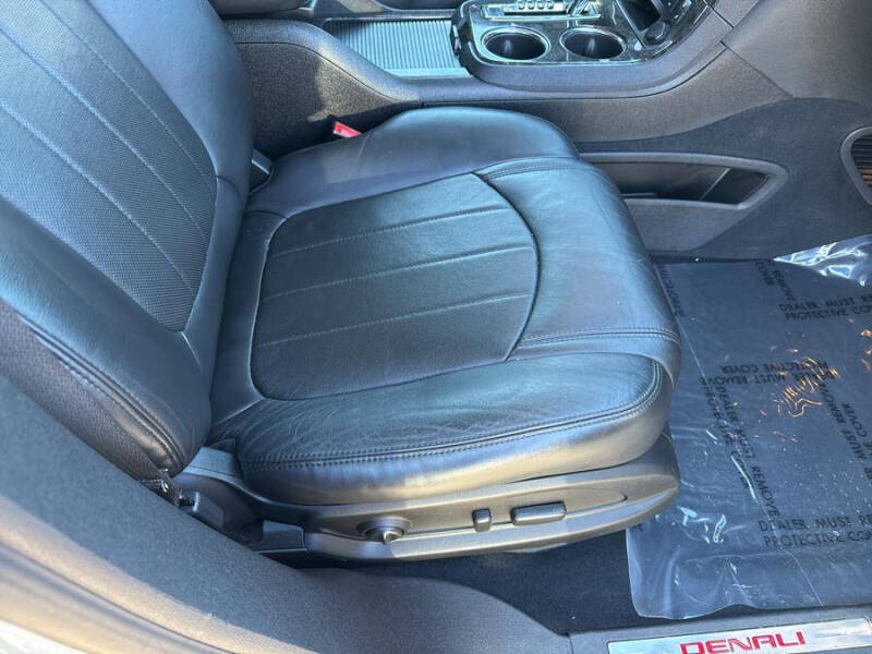 2012 GMC Acadia Denali