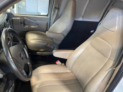 2023 Chevrolet Express 2500