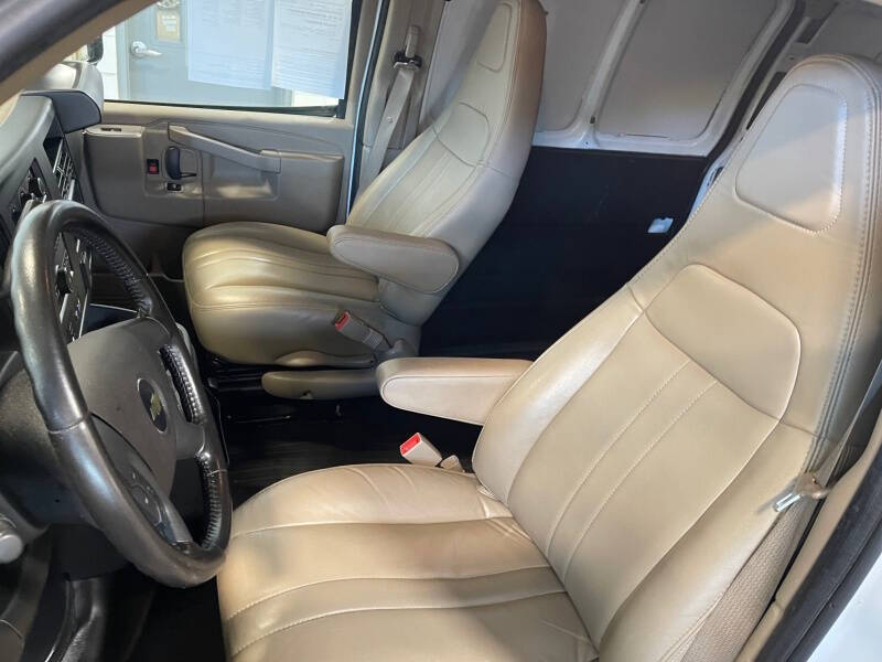 2023 Chevrolet Express 2500