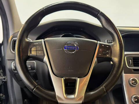 2017 Volvo V60 Cross Country T5 Premier