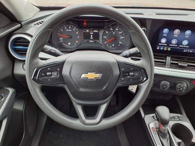 2025 Chevrolet Trax LS