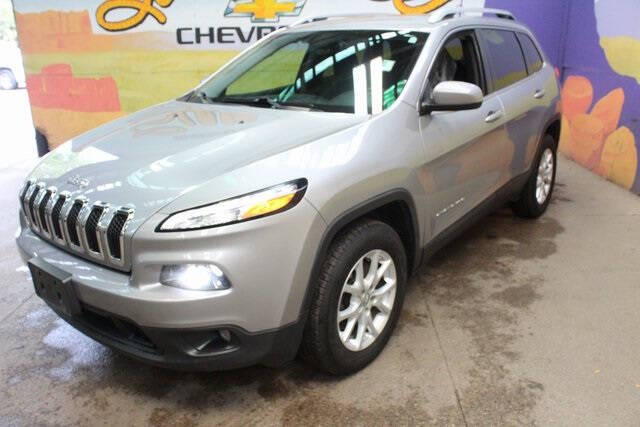 Used 2017 Jeep Cherokee Latitude with VIN 1C4PJMCS4HW505130 for sale in Grand Ledge, MI