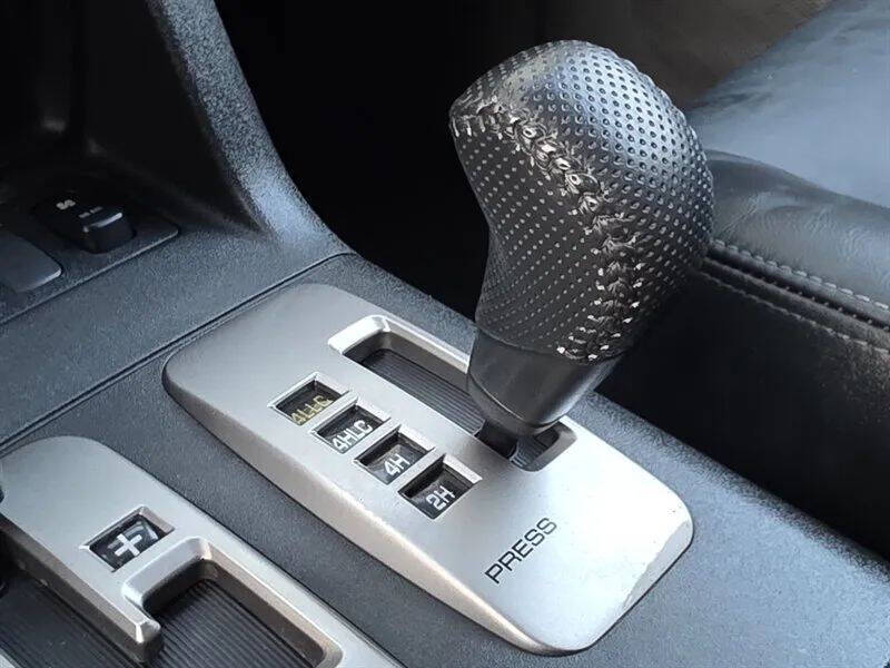 2003 Mitsubishi Montero Limited