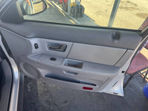 2003 Ford Taurus SES