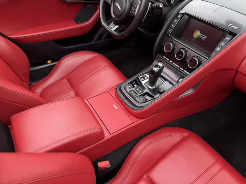 2016 Jaguar F-TYPE R