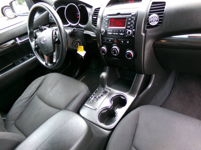 2011 Kia Sorento LX