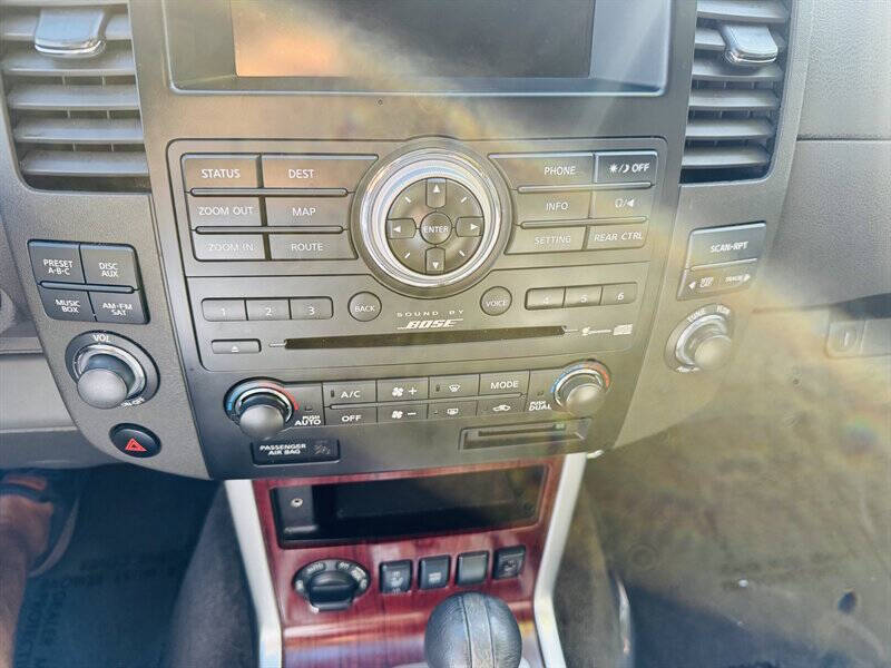 2011 Nissan Pathfinder LE