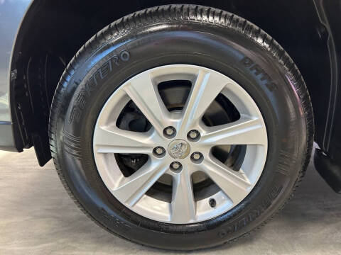 2011 Toyota Highlander SE