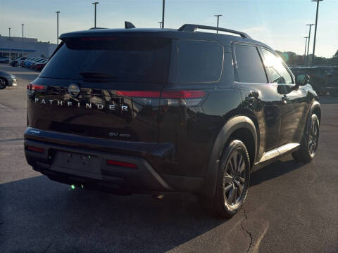 2022 Nissan Pathfinder SV