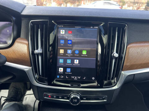 2022 Volvo S90 B6 Momentum