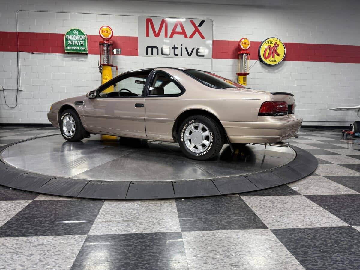 1993 Ford Thunderbird 7