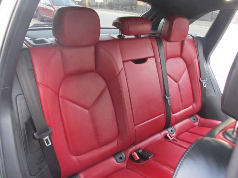 2017 Porsche Macan S