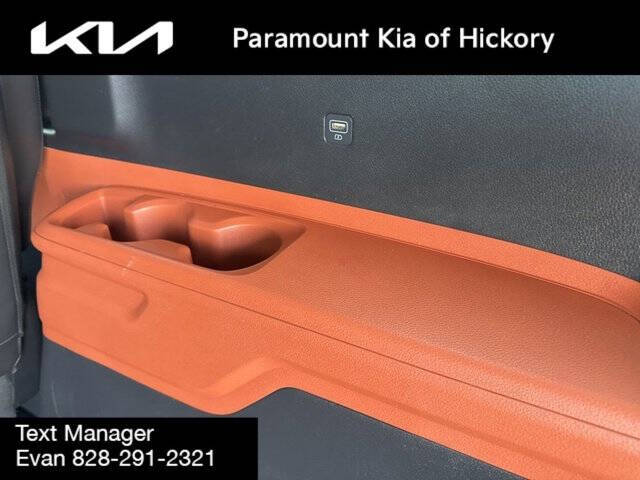 2024 Kia Carnival SX