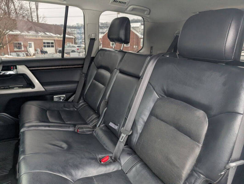 2013 Toyota Land Cruiser