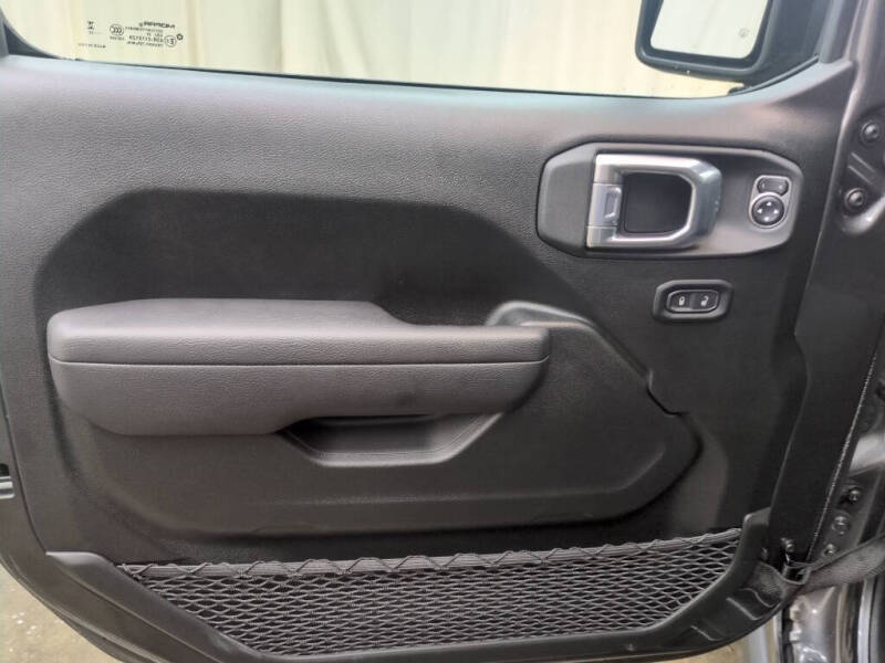 2025 Jeep Gladiator NightHawk