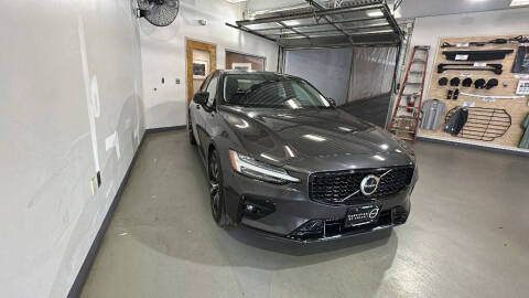 2023 Volvo S60 B5 Core Dark Theme