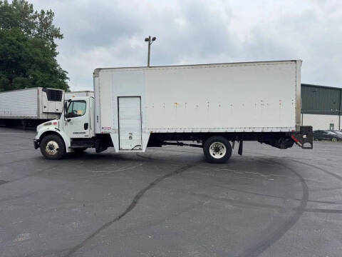 2011 Freightliner M2 106