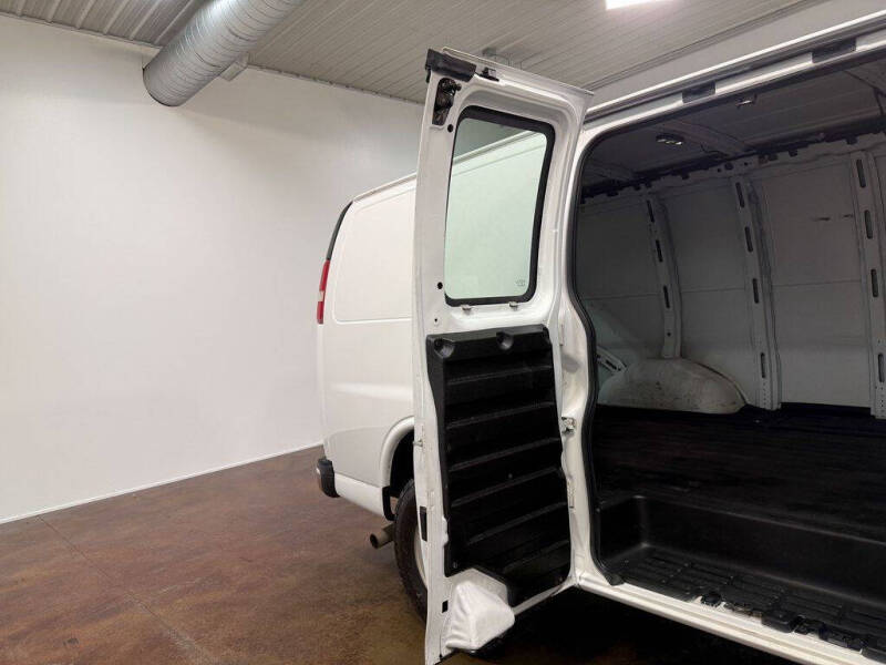 2017 GMC Savana 2500