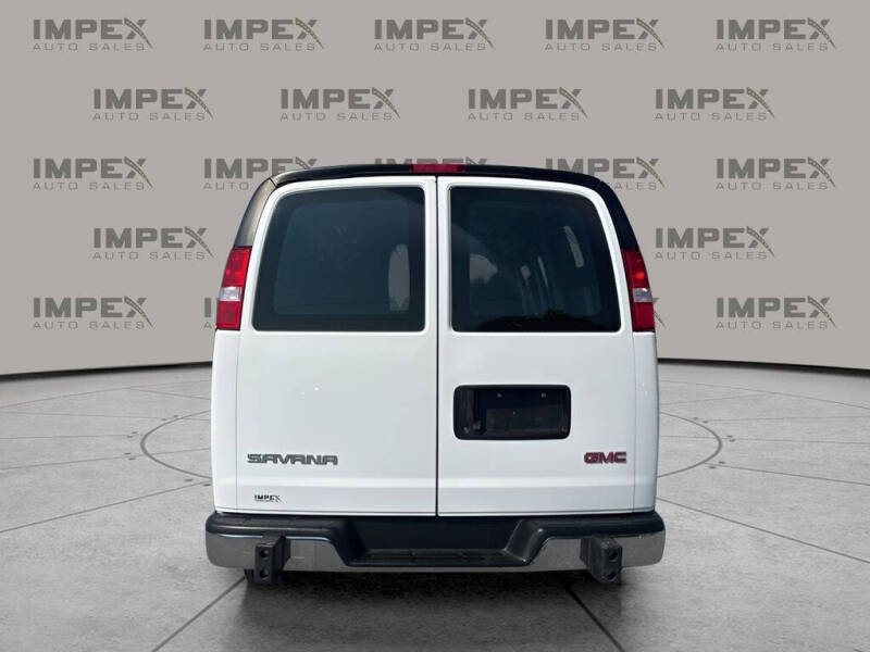 2023 GMC Savana 2500