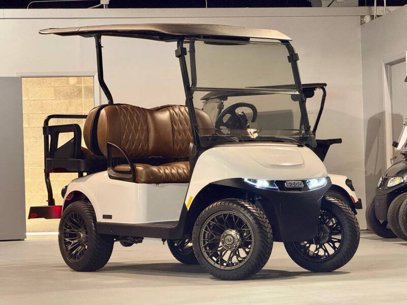 2025 E-Z-GO RXV ELiTE