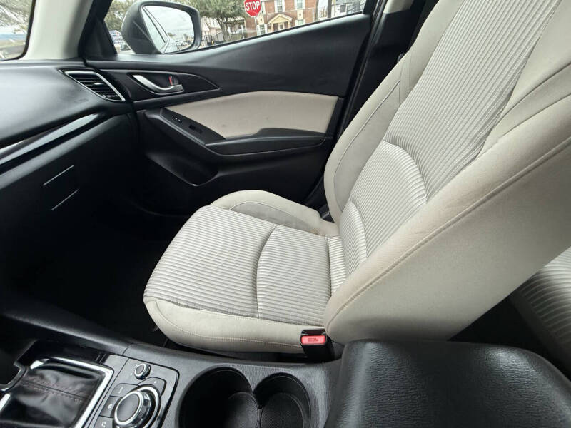 2015 Mazda MAZDA3 i Touring