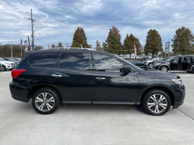 2019 Nissan Pathfinder SL photo 4