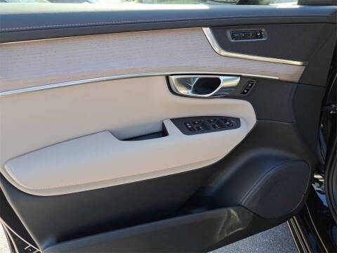 2026 Volvo XC90 B6 Core