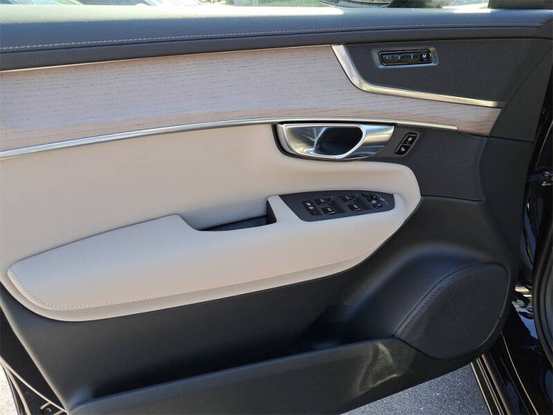 2026 Volvo XC90 B6 Core