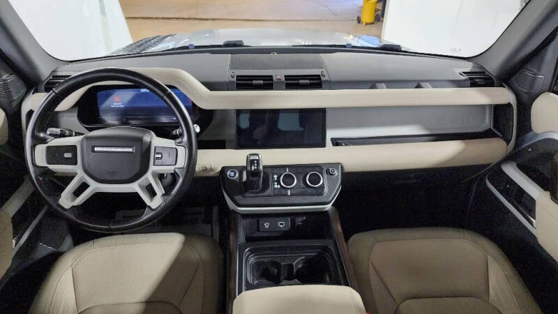 2020 Land Rover Defender 110 SE