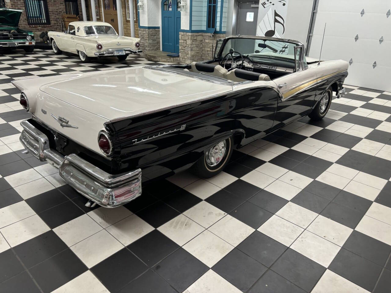 1957 Ford Fairlane 14