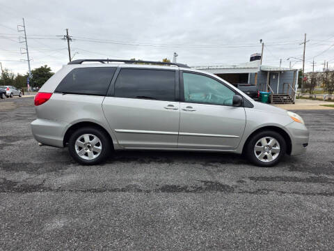 2009 Toyota Sienna CE 8-Passenger