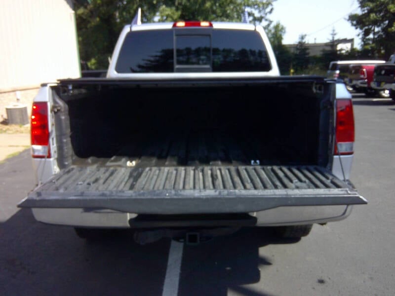 2004 Nissan Titan SE photo 15