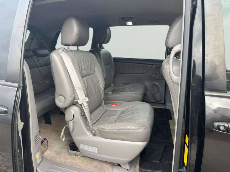 2010 Toyota Sienna XLE