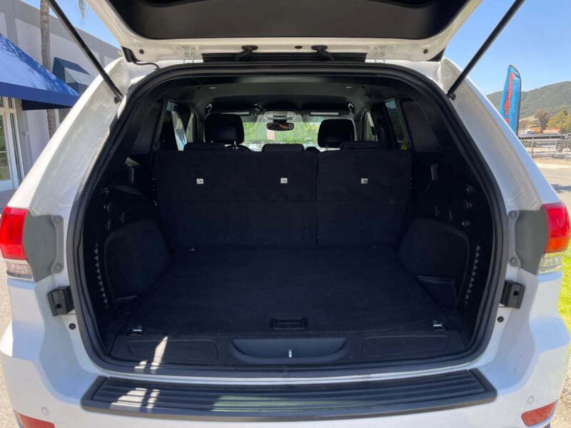 2017 Jeep Grand Cherokee Laredo