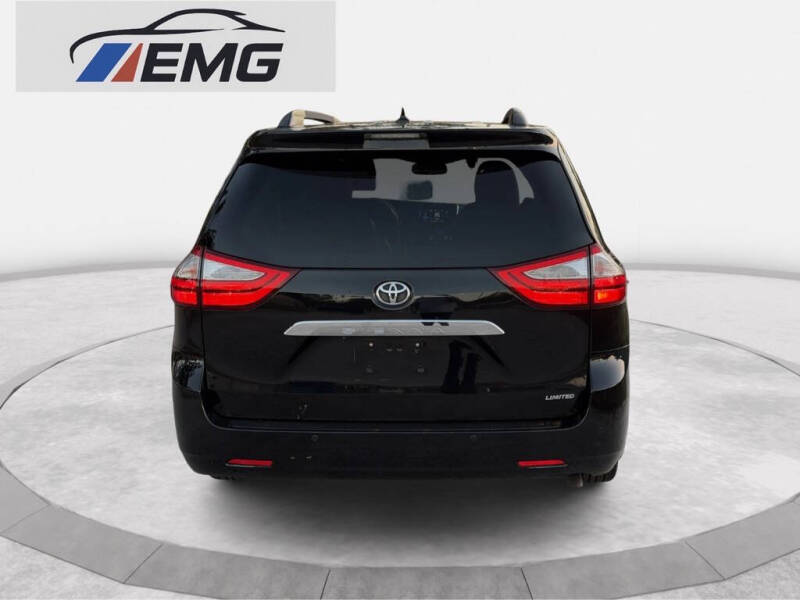 2015 Toyota Sienna