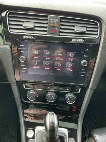 2020 Volkswagen Golf GTI SE