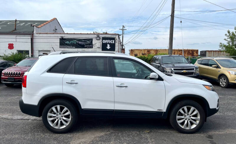 2011 Kia Sorento LX photo 4