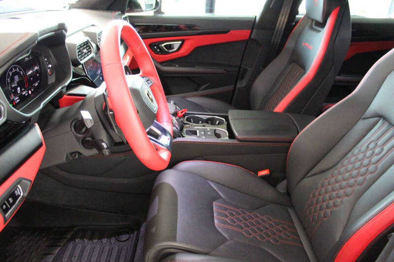 2023 Lamborghini Urus S