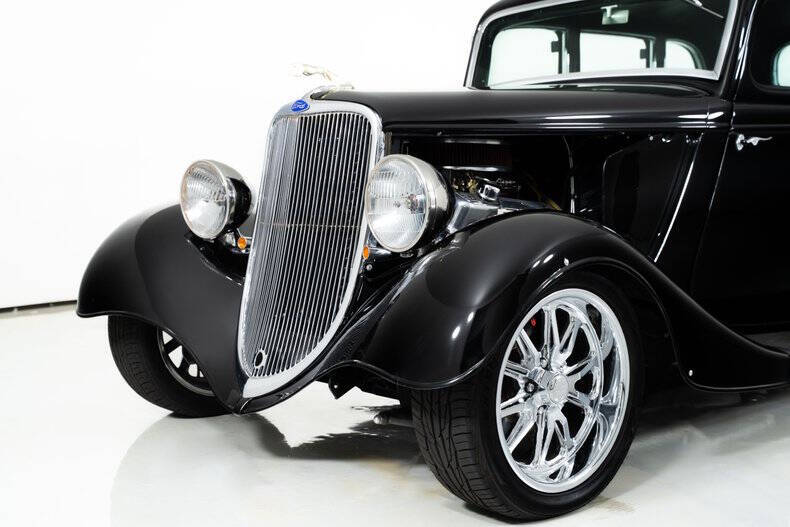 1933 Ford Super Deluxe