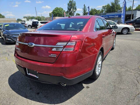 2019 Ford Taurus SEL