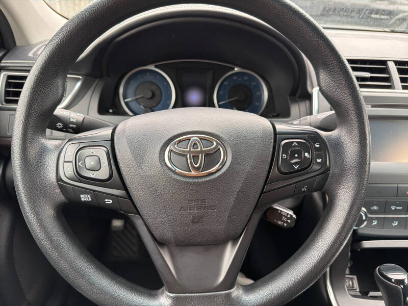 2017 Toyota Camry LE
