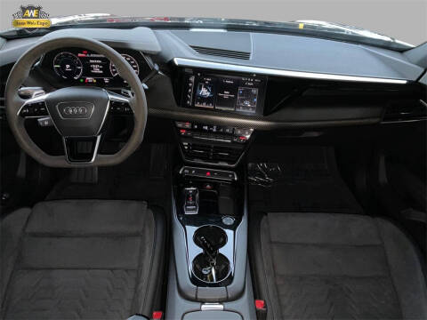 2022 Audi e-tron GT quattro Premium Plus