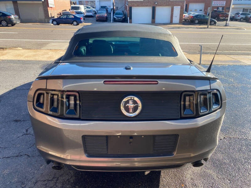 2014 Ford Mustang V6
