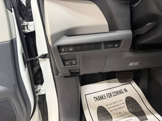 2024 Toyota Sienna LE 8-Passenger