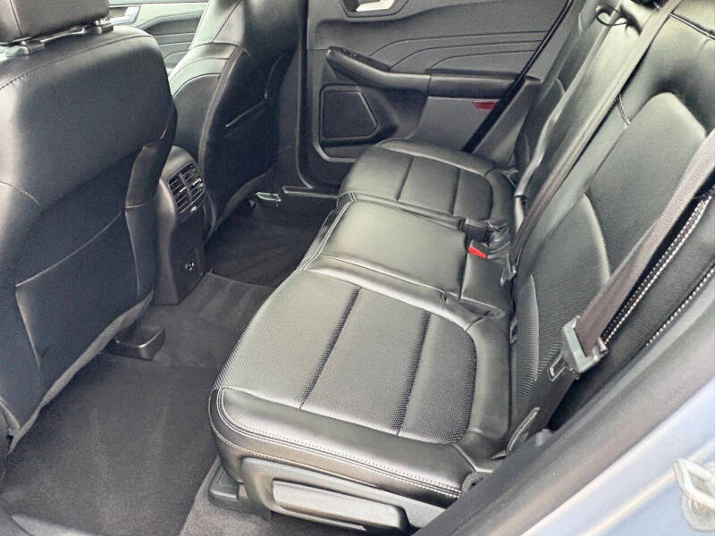 2022 Ford Escape Titanium