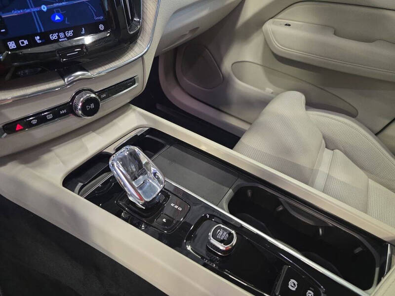 2022 Volvo XC60 Recharge T8 Inscription